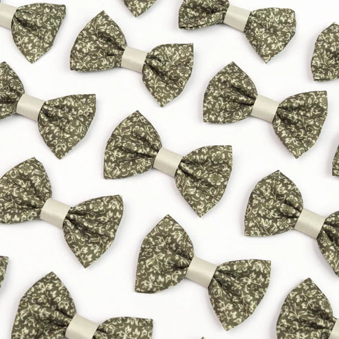 Laura Ashley sweet alyssum dog bow tie