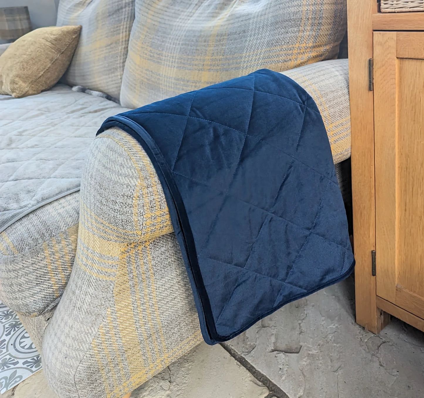 Blue dog throw