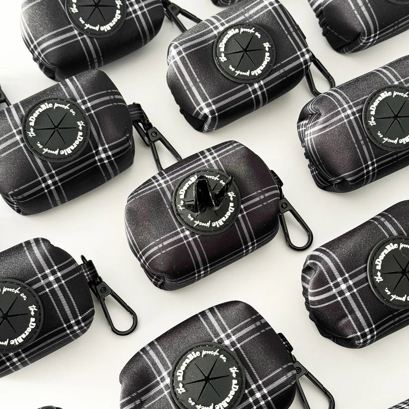 aDoraBle Pooch noir plaid poo bag holder