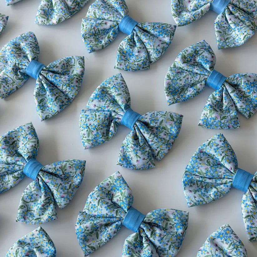 aDoraBle Pooch flourishing forget-me-nots dog bow tie