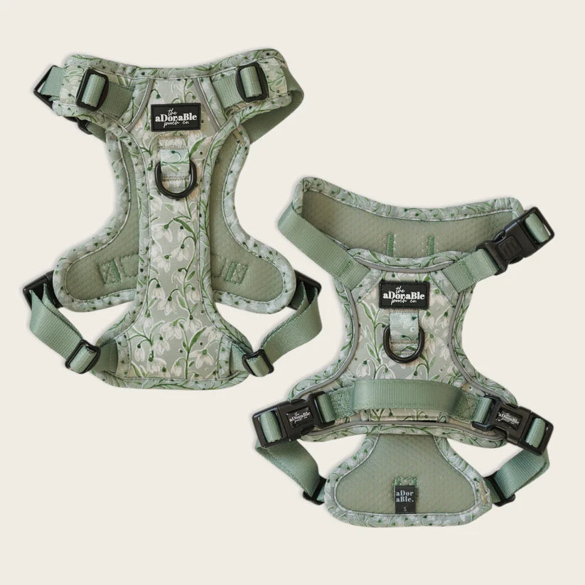 Silent Snowdrops Dog Harness – Lite, AirTag Pocket, No Pull, Adjustable Adorable Pooch 