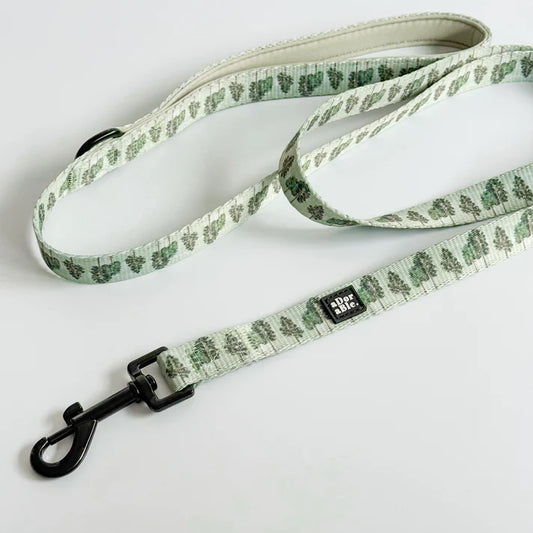 aDoraBle Pooch countryside hills dog lead design