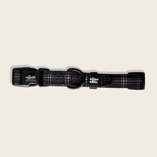 aDoraBle pooch noir plaid dog collar