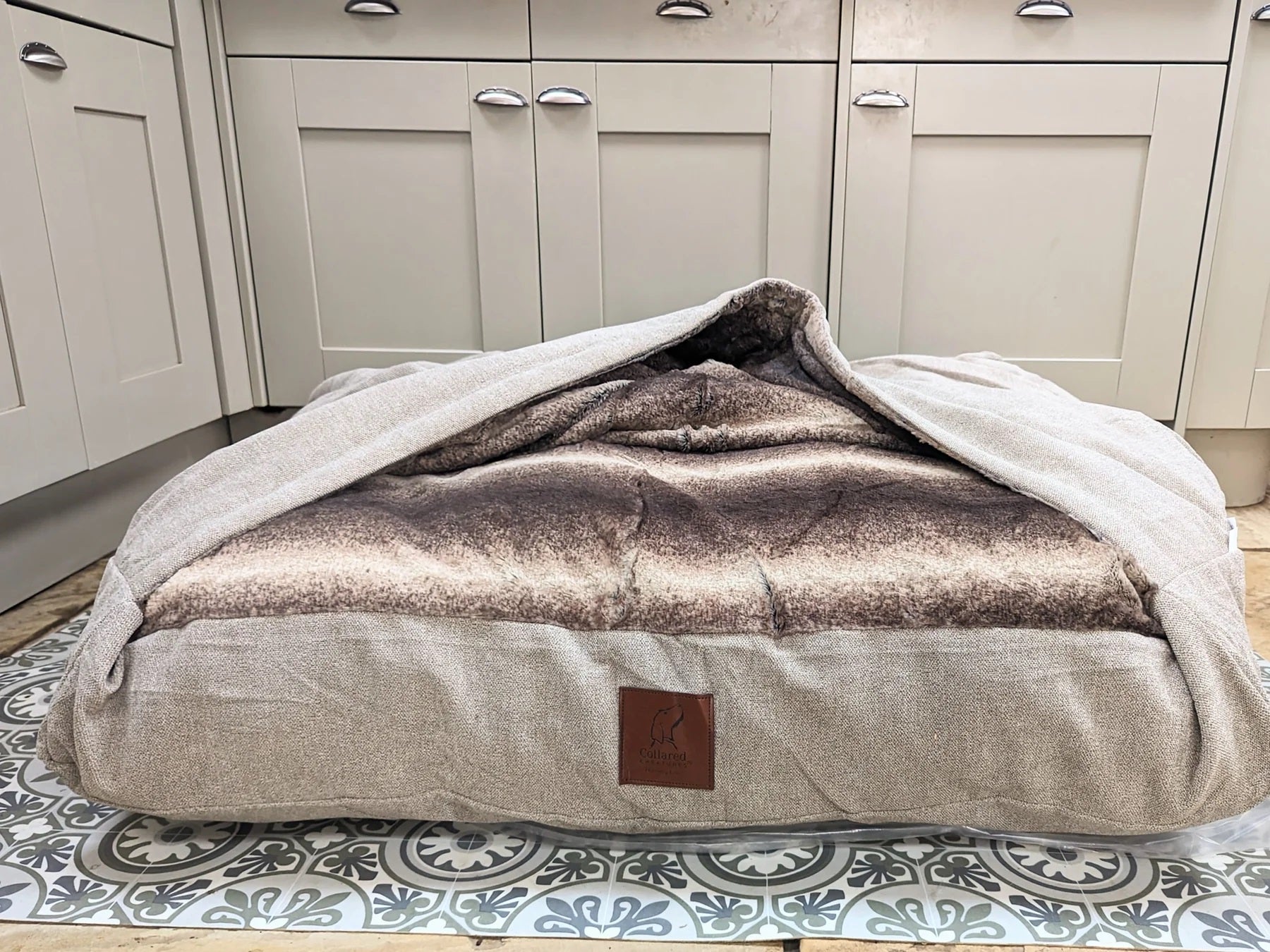 Snuggle sack faux fur lining dog bed