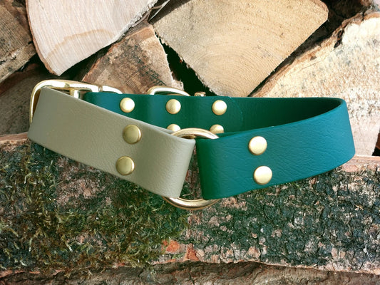 Waterproof Beige & Dark Green Collar